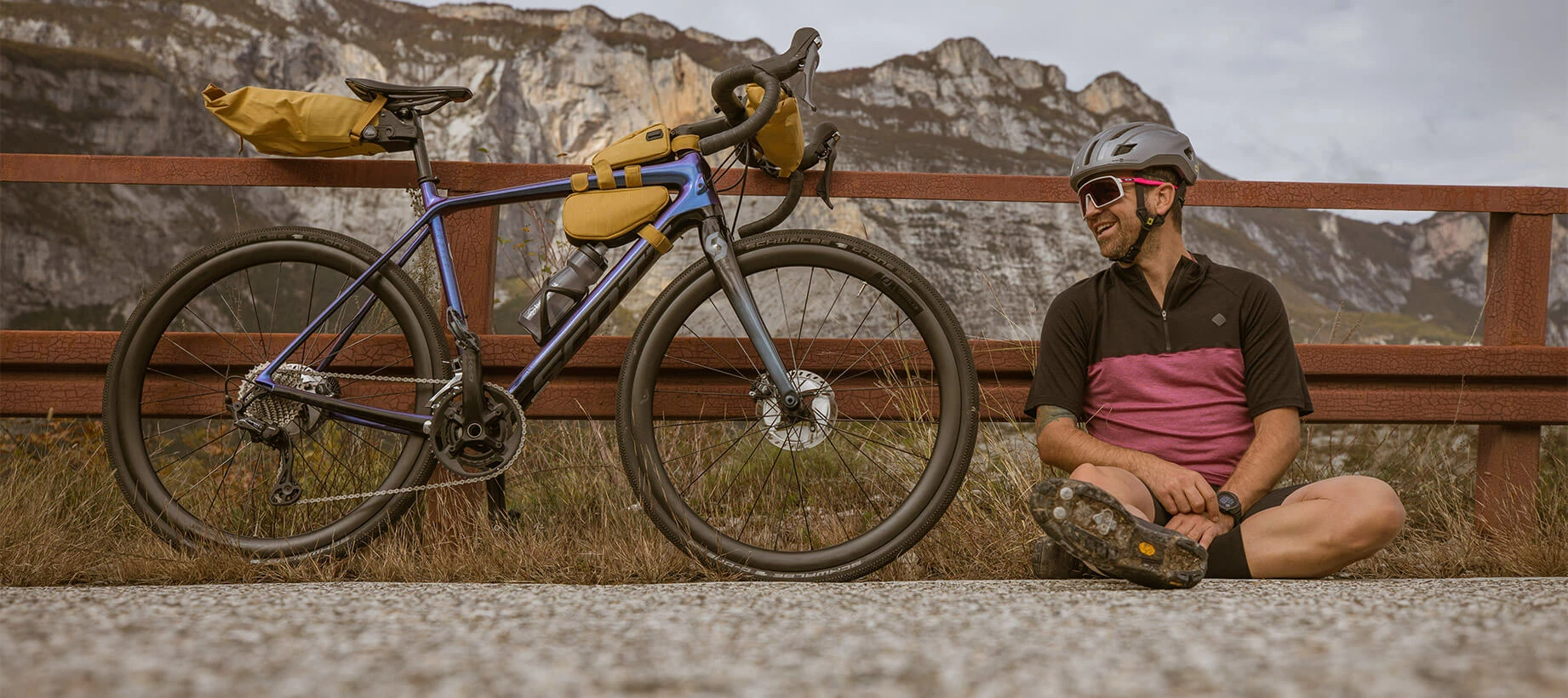 Titelseite -Fahrratdaschen & KÖRBE Verkäufe 7875